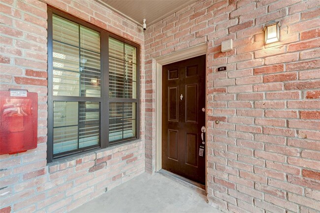 Foto del edificio - 2255 Braeswood Park Dr