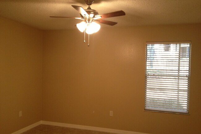 Dormitorio - 629 Dory Ln