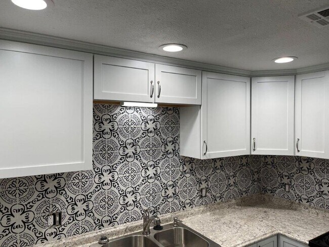 Foto del edificio - 8520 Wakefield Dr