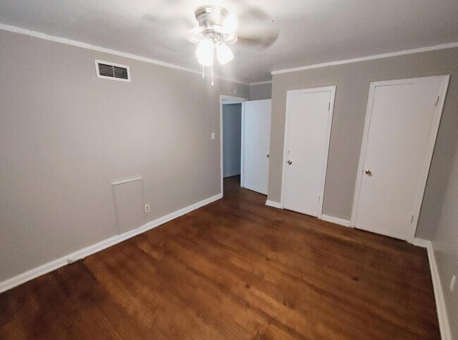 Foto del edificio - 674 N Perkins Rd