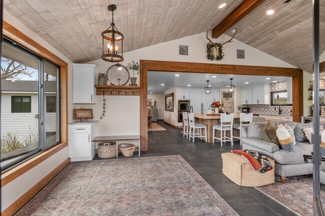 Building Photo - Sedalia Oasis on 8+ Acres