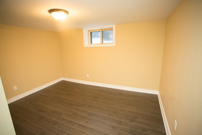 Building Photo - 23 Flintridge Rd