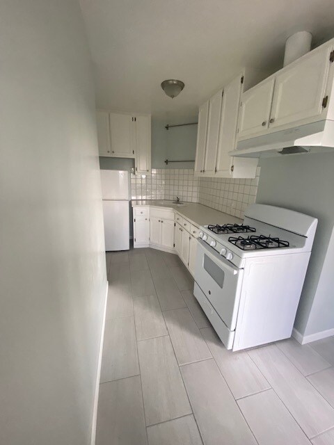 Kitchen - 1331 Laveta Ter