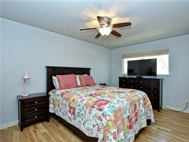 Foto del edificio - 1513 Travis Heights Blvd