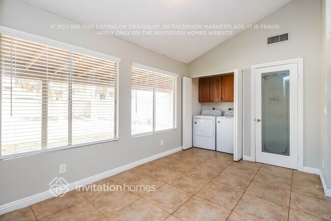 Foto del edificio - 5520 W Joan De Arc Ave