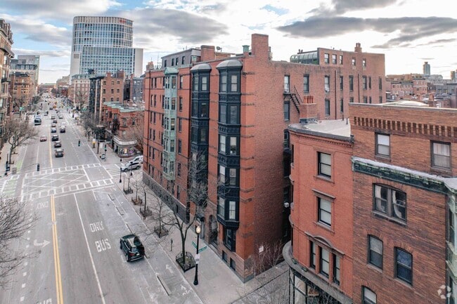 Building Photo - 31 Massachusetts Ave