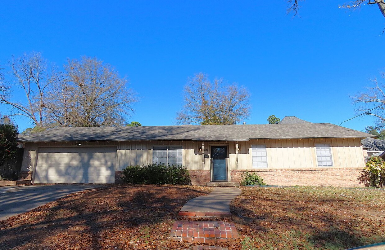 Foto principal - Lovely 3 Bedroom, 2 Bath House in Tyler!