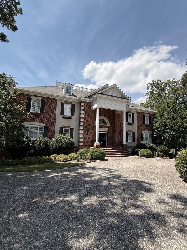 Building Photo - 161 John Browning