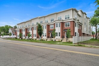 Building Photo - 70 RIDGEDALE Ave