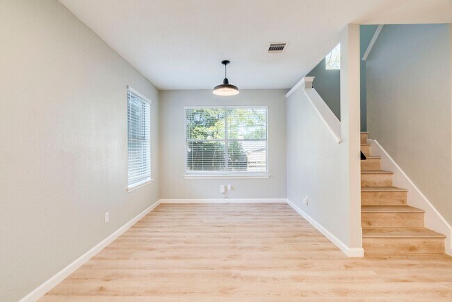 Building Photo - 13808 Lothian Dr