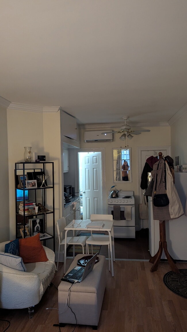 Foto del edificio - 1666 32nd St NW