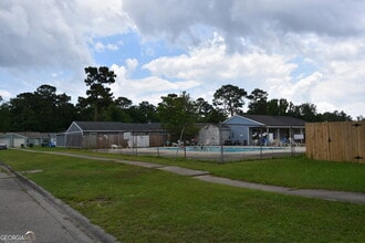 Building Photo - 556 Chateau Cir