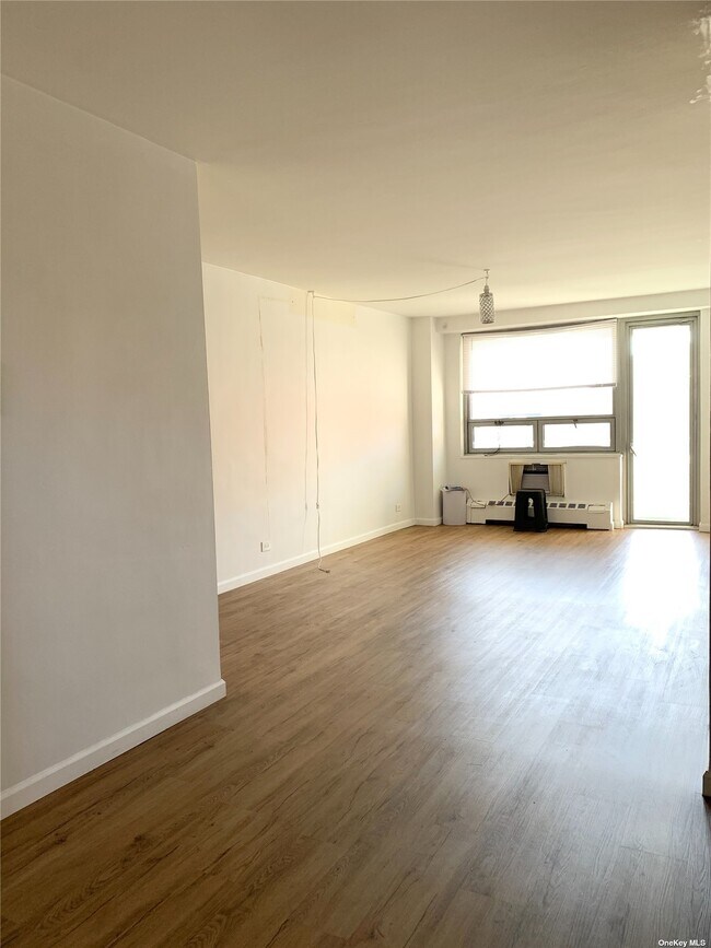 Foto del edificio - 61-15 97th St