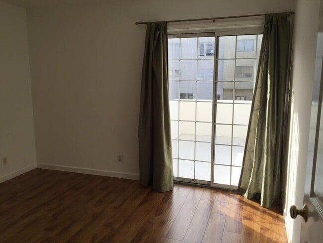 Bed 2 - 433 31st Ave
