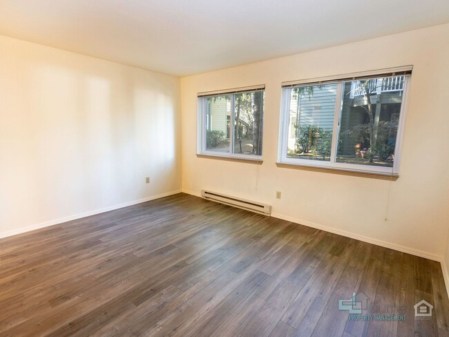 Building Photo - Charming 2 bedroom, 2 bathroom condo locat...