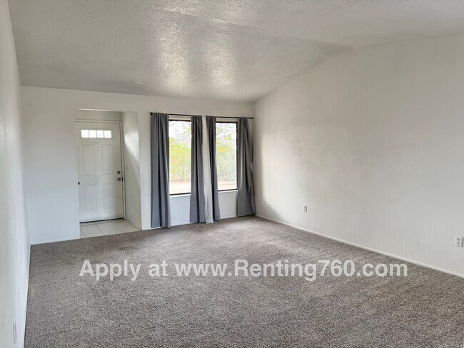 Foto del edificio - Comfortable 3 Bed 2 Bath Home