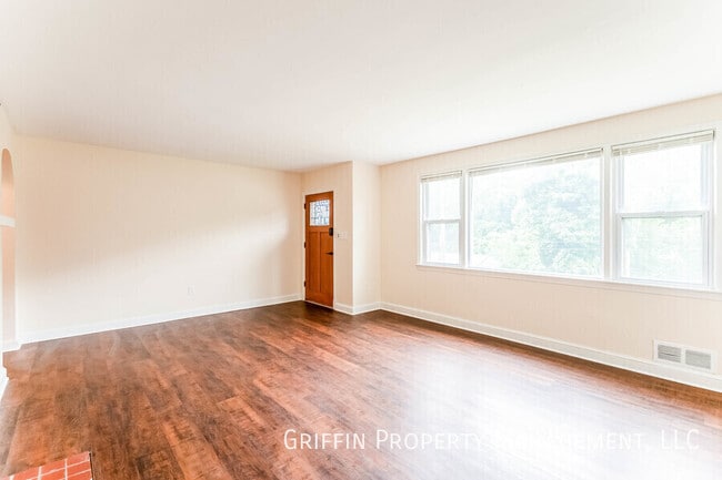 Building Photo - 3505 Everest Dr