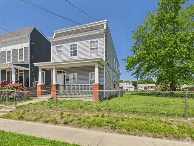 Building Photo - 1610 N 28th St