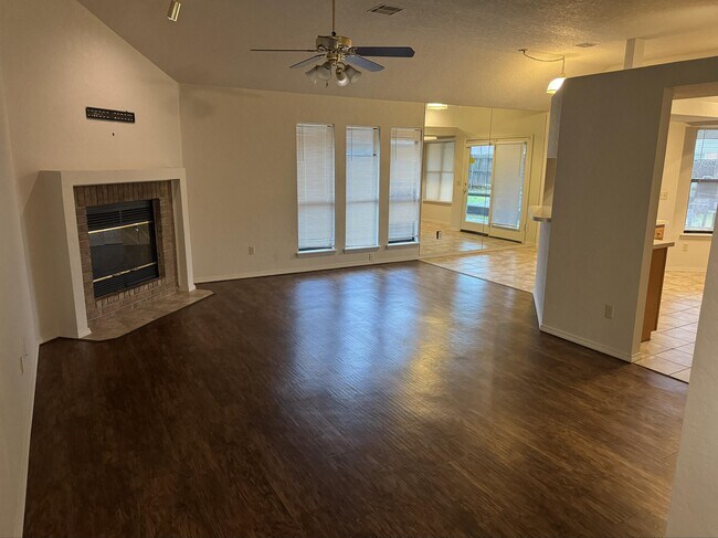 Foto del edificio - 11408 Brown Ave