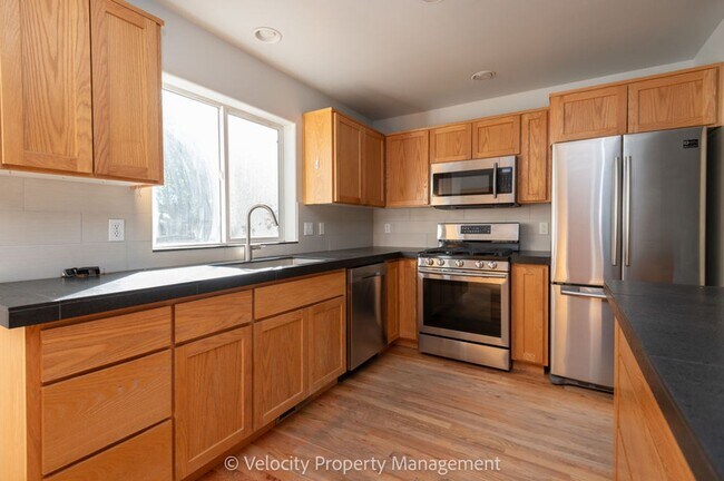 Foto del edificio - Charming Westside Home!
