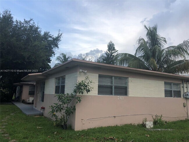 Foto del edificio - 741 SW 6th St