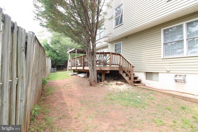 Building Photo - 46716 Stonebrook Ct