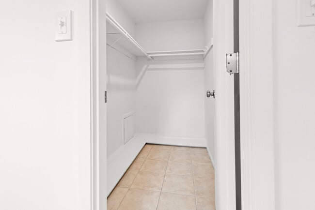 Building Photo - 1057 Tropical Ave NW