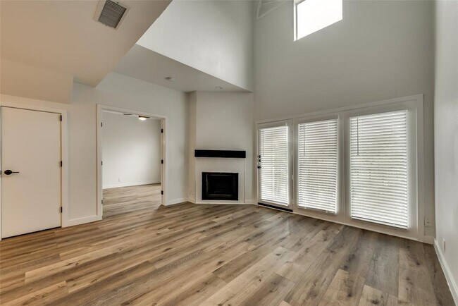 Building Photo - 4104 Cole Ave