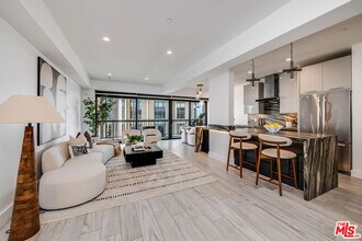 Building Photo - 10790 Wilshire Blvd