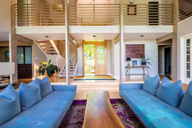 Foto del edificio - 102 Canyon Cir W
