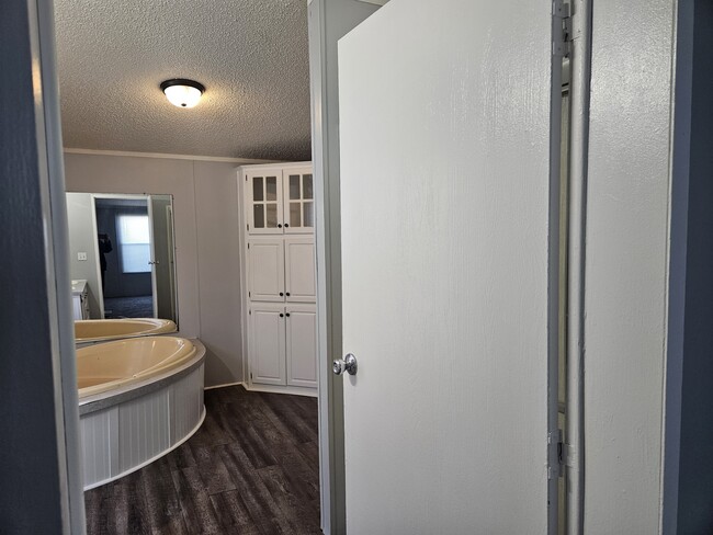 Foto del edificio - 41 Lynnwood Cir