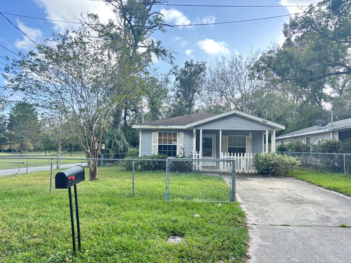 Primary Photo - 2882 Dignan St