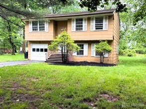 Building Photo - 5 Pelmont Pl