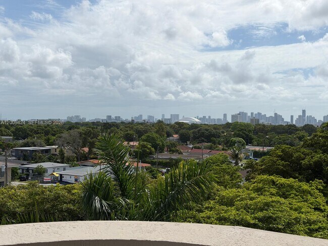 Foto del edificio - 50 Menores Ave