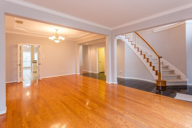 Foto del edificio - 4611 Oakdale St