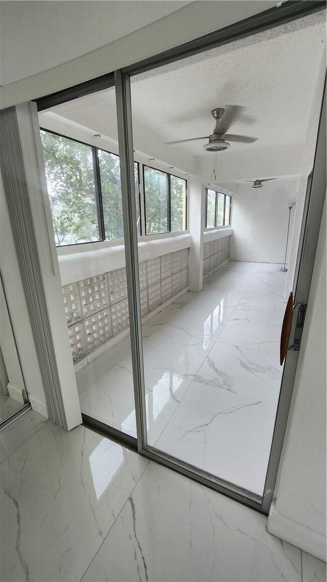 Building Photo - 3301 Spanish Moss Terrace