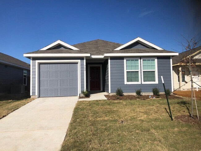 Building Photo - 700 Dashwood Dr