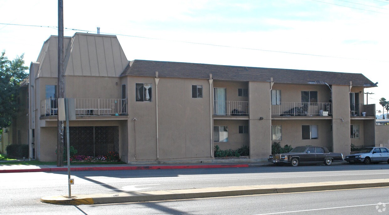 2165 Woodbury Rd, Altadena, CA 91001 Apartments in Altadena, CA
