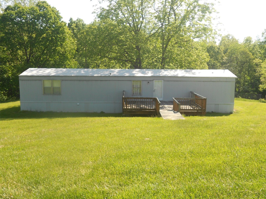 Foto principal - 42832 Gibson Rd
