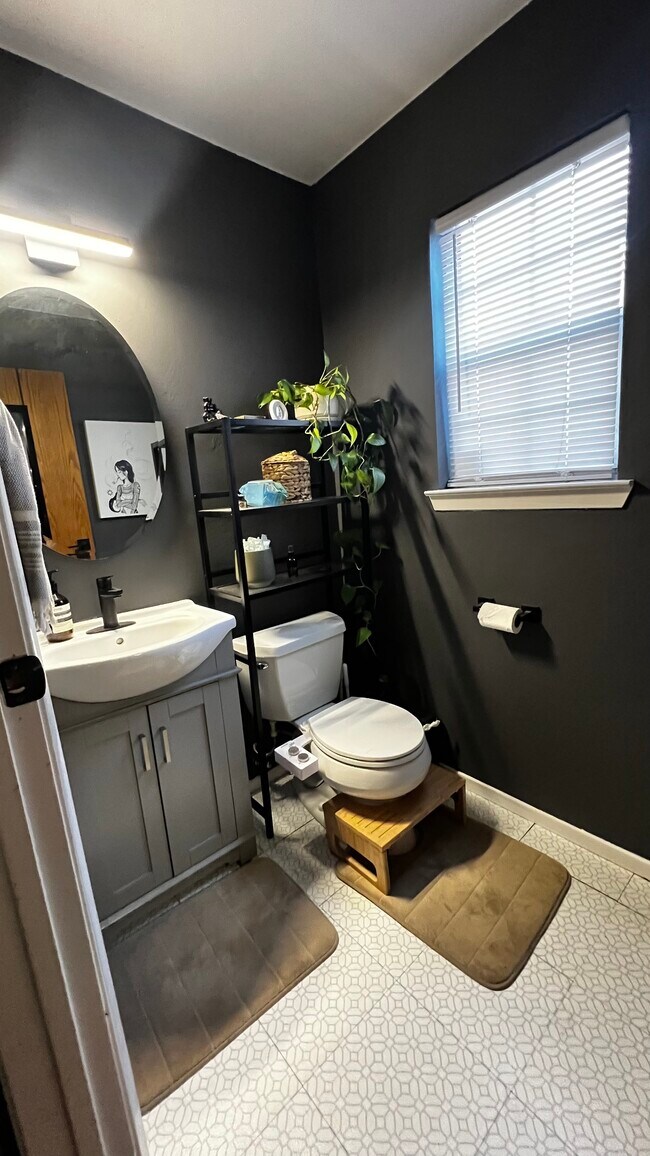 Downstairs half bath - 7574 Mountain Blvd