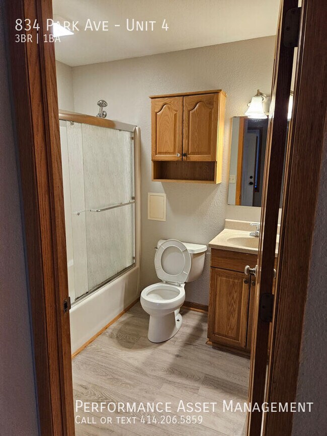 Foto del edificio - "Spacious 3-Bed with Private Balcony & Sky...