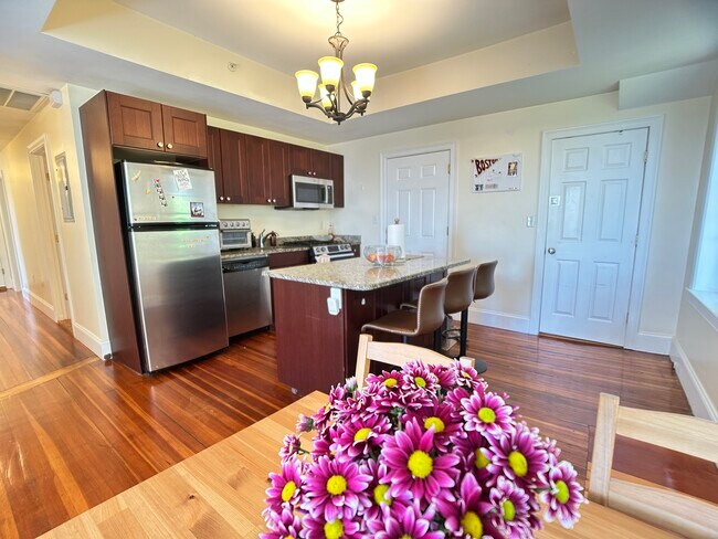 Foto del edificio - 107 Fisher Ave