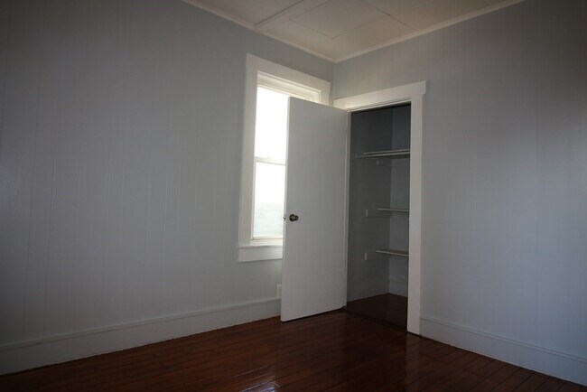 Building Photo - 71 Flint St
