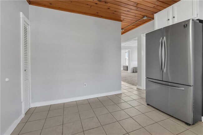 Foto del edificio - 244 Paradis Ave