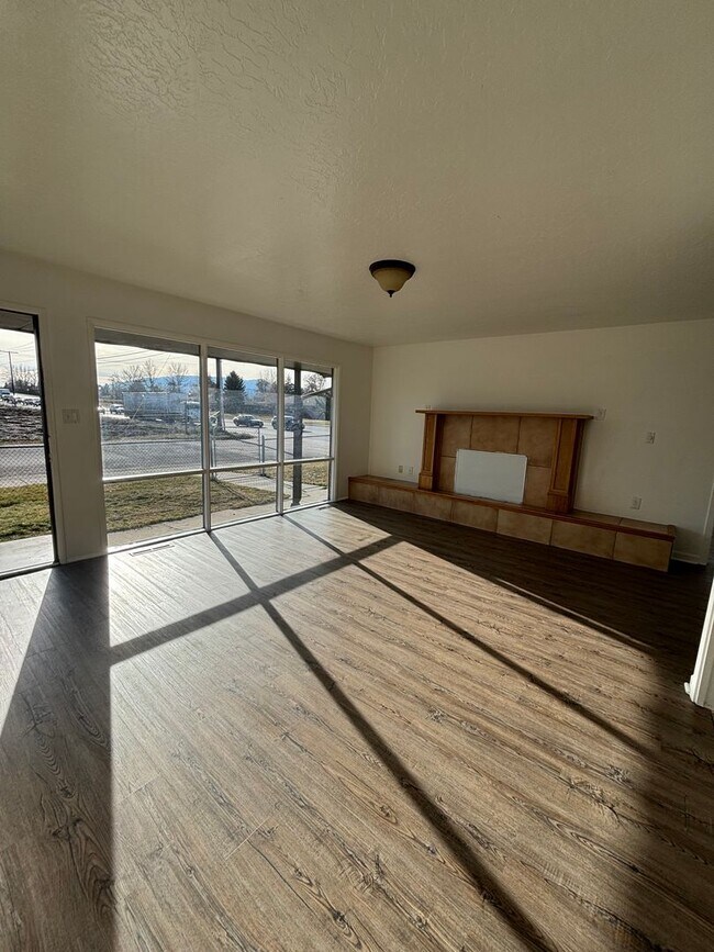 Foto del edificio - 2432 S 5th St W