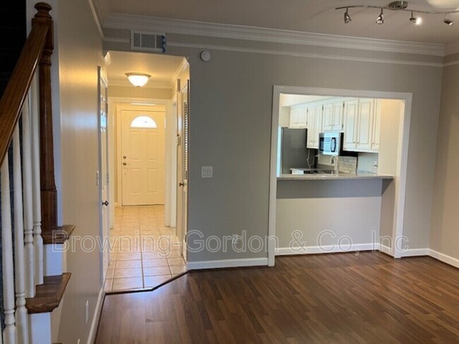 Building Photo - 124 Acklen Park Drive