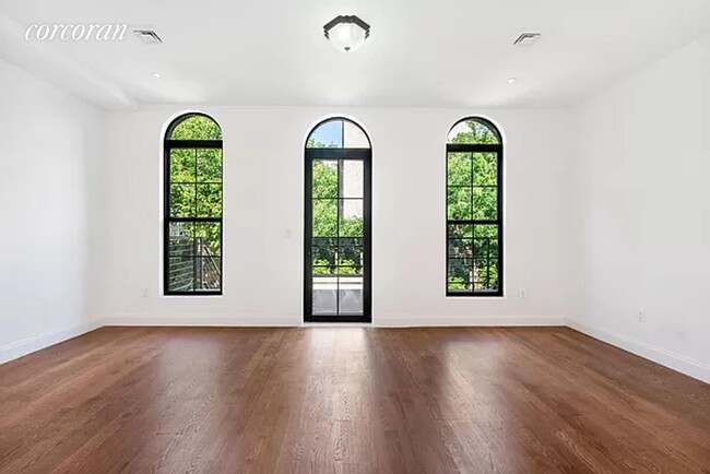Building Photo - 263 Eldert St
