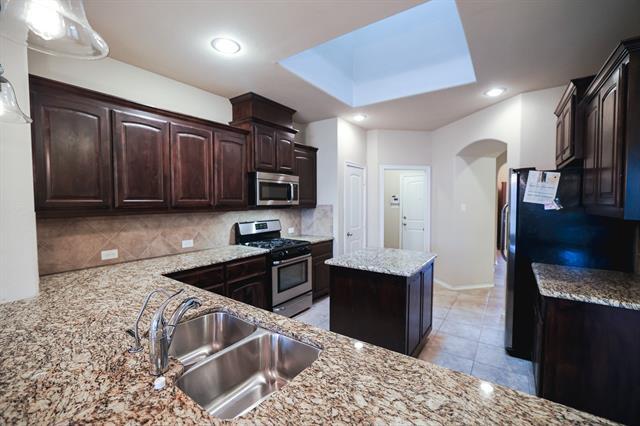Building Photo - 104 Oakmont Dr
