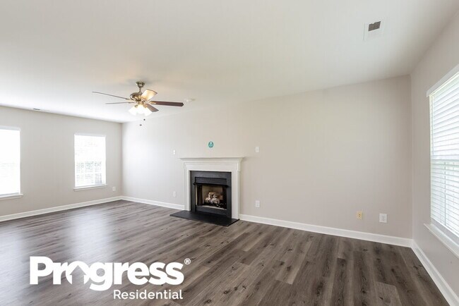 Building Photo - 248 Patrick Ave SW