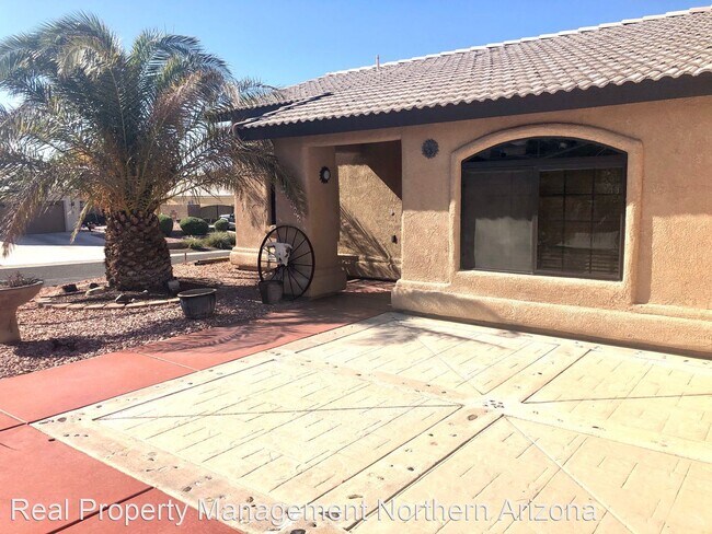 Foto del edificio - 3 br, 2 bath House - 2405 E. Nez Perce Rd.